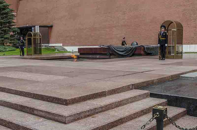 77 - Rusia - Moscu - Kremlin - Memorial La Tumba del Soldado Desconocido